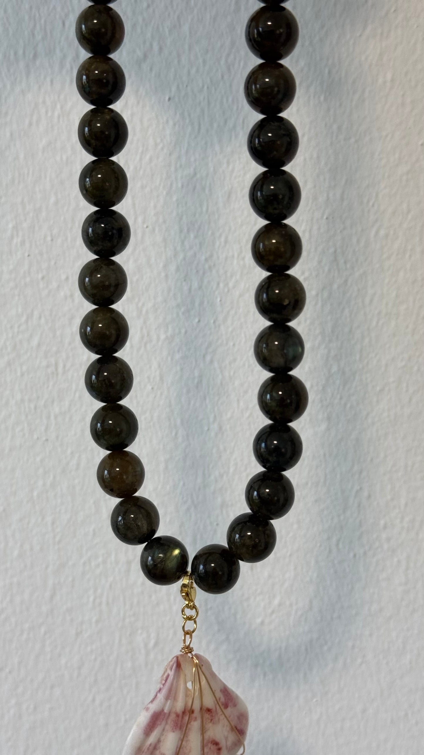 Caracoles Necklace