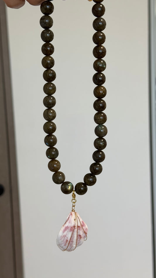 Caracoles Necklace